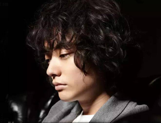 唐探3中的奸杀犯,有没有感觉很眼熟,原来有没有头发这么重要