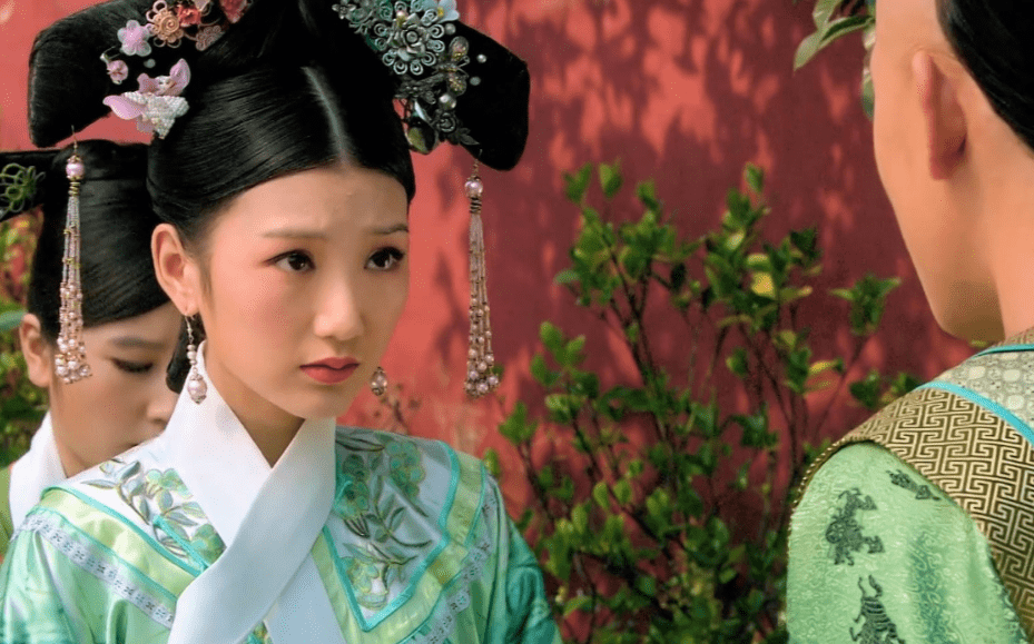 甄嬛来沁水宫中看望,扣问她为甚么老是饮泣,她辩白说是由于你念家里人