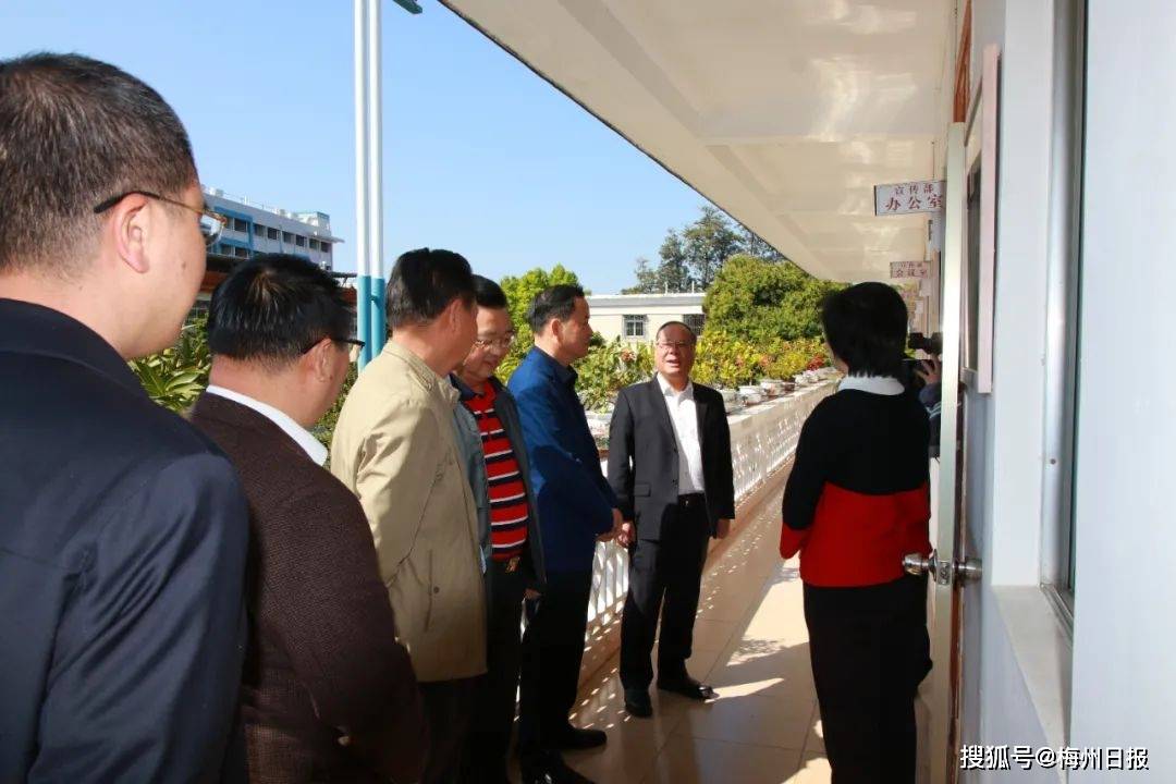 余其豹寄语兴宁市党员干部:发扬"三牛"精神 奋斗开创新局