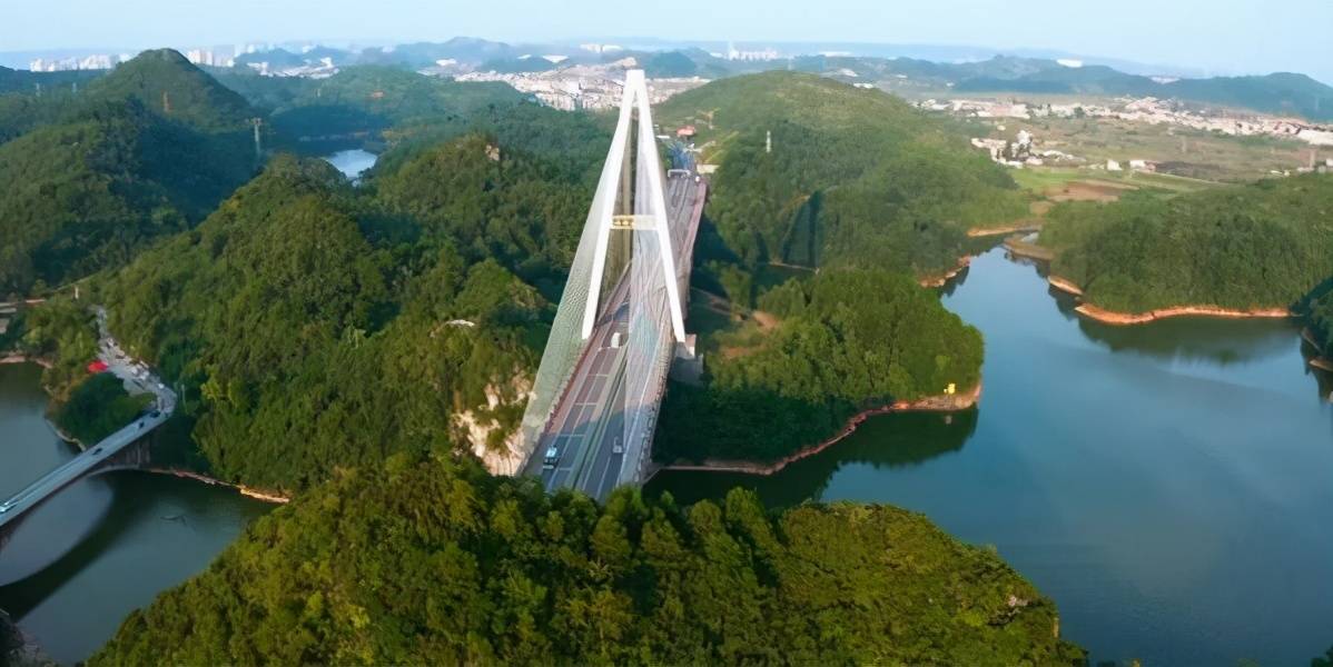 贵阳经开区经济总量_贵阳花果园m区2栋图片(3)