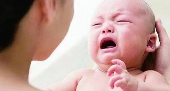 几个月的婴儿可以用手掰着脚 b54c28f8ab864b4bb62c6e61a30ad9f1.jpeg