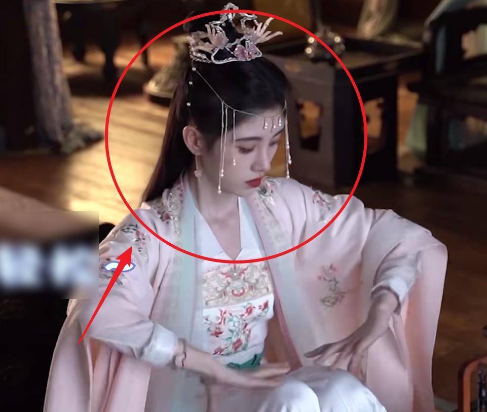 《慕南枝》花絮曝光,失去正片滤镜,终于能看穿鞠婧祎的真实颜值