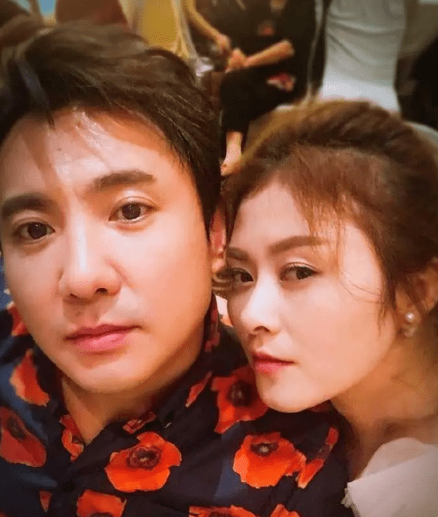 众所周知,沈腾与马丽是荧幕情侣,但两人在线下有各自的家庭和孩子.