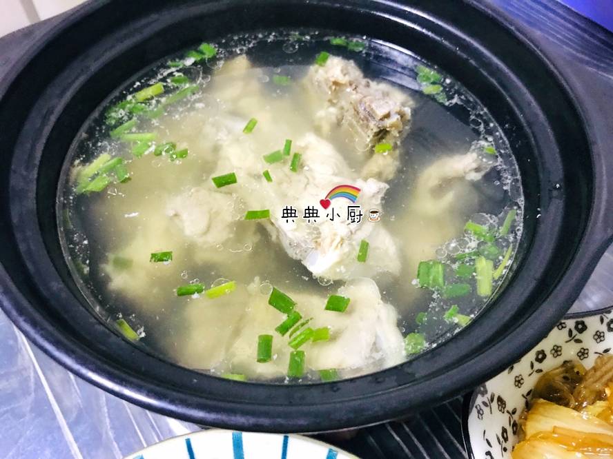 排骨汤怎么炖最好 06b9fb07f6d847eaa851368914591d4f.jpeg