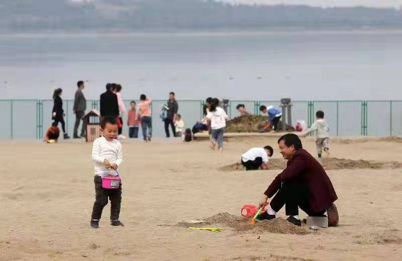 「文明旅游」爱护景区环境 垃圾不落地