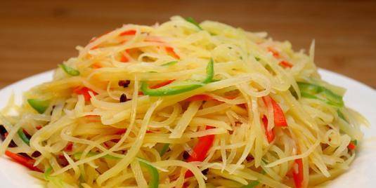 土豆丝怎么炒才好吃 口感入味 c0ea97f5a3374d12a8fede5b15c6bc0c.jpeg