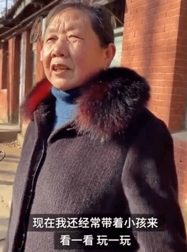 你好李焕英角色原型出现?闺蜜王道琴重回取景地,老照片讲往事