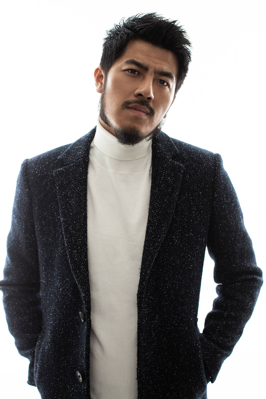 王铮再现《我才不要和你做朋友呢》"李五四"胡须造型 已秘密进组新戏