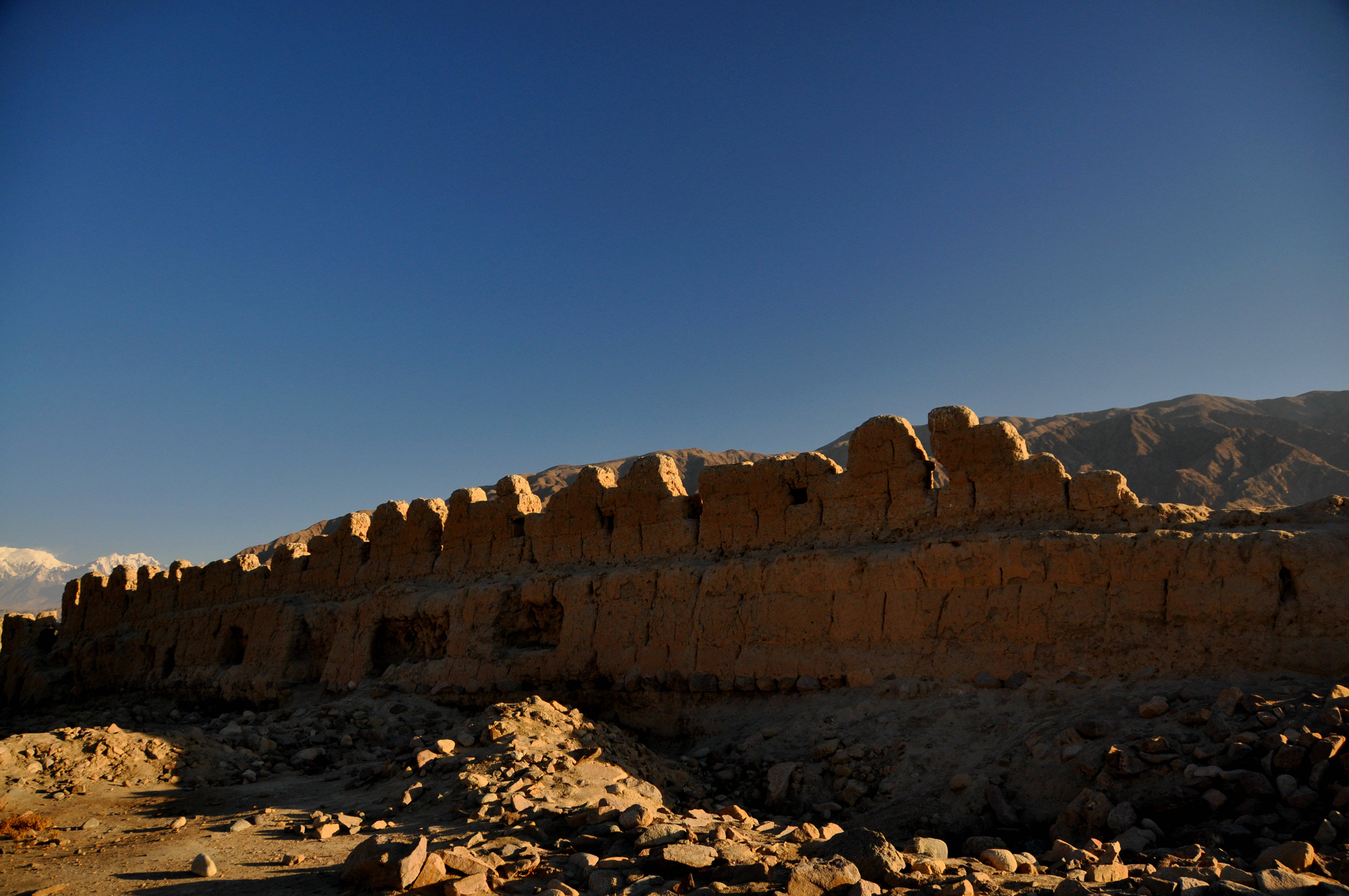 来到新疆得去的“景点”：带你走进千年石头城！看尽繁华！