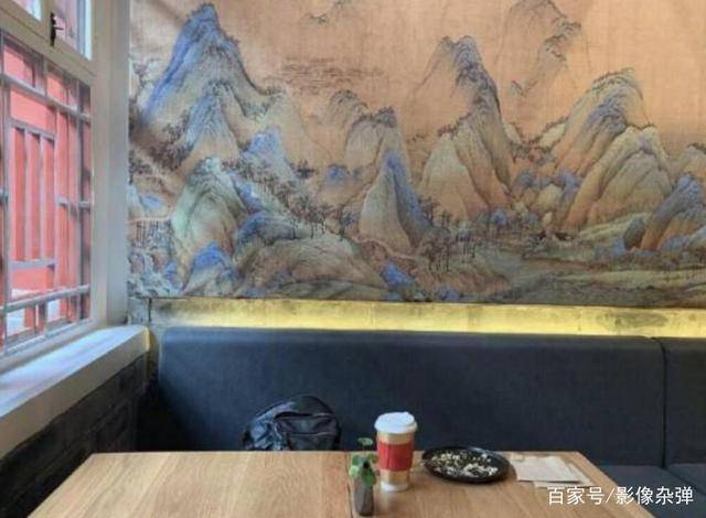 探访“网红”故宫咖啡店：“皇家”甜点太火爆，顾客先拍照再点餐