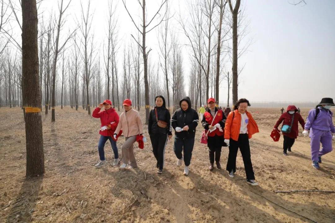 喜迎“妇女节”，共谱食安曲——商丘市市场监管局“三八妇女节”活动纪实 