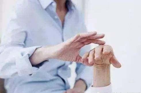 老人手抖治疗小妙招