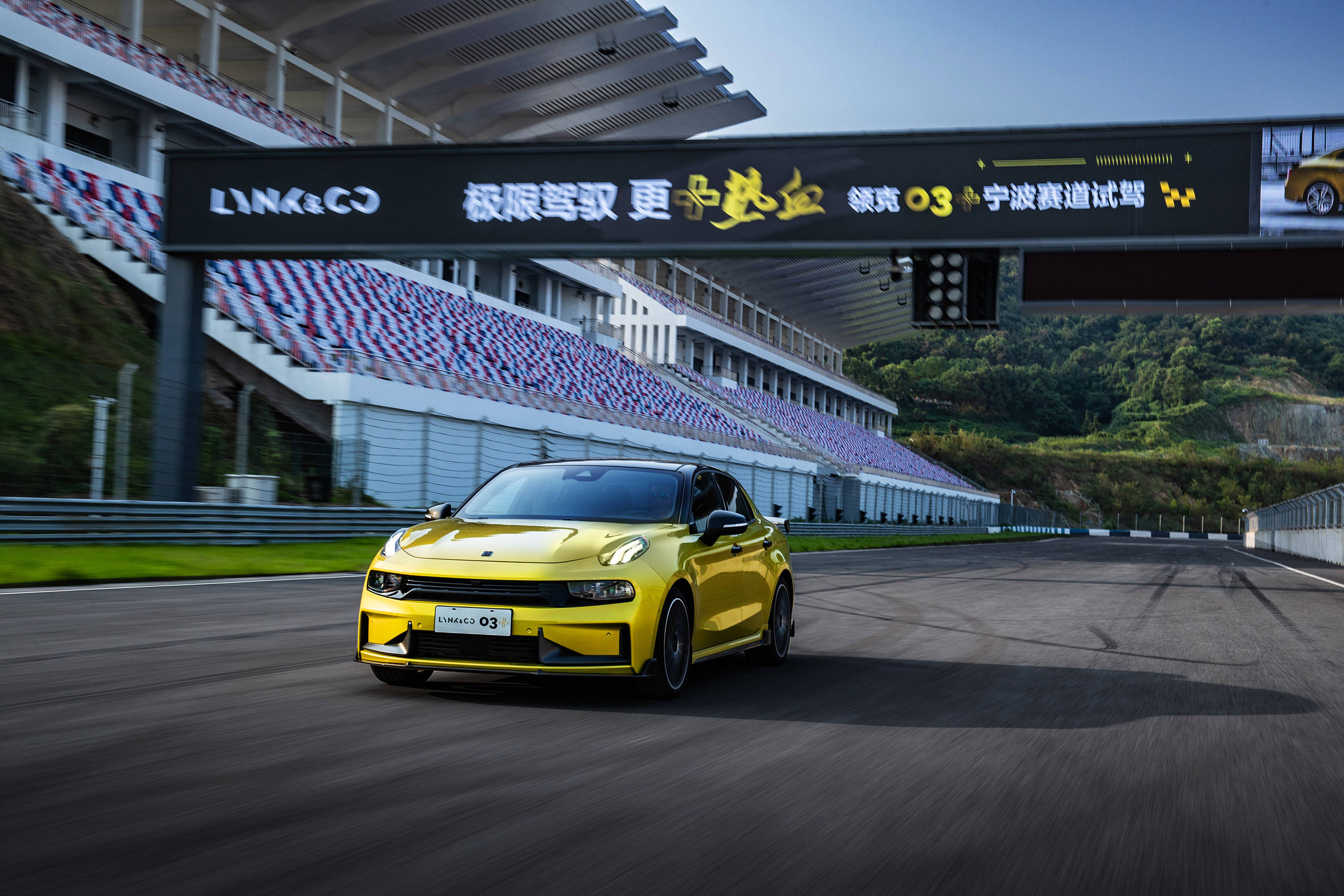 领克03月销量突破1万台领克全系车型总销量已突破45万台