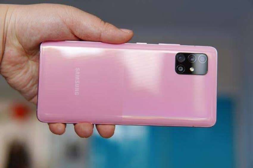 屏幕|从2999跌至2299，三星屏+4500mAh，上市8个月没有不落后