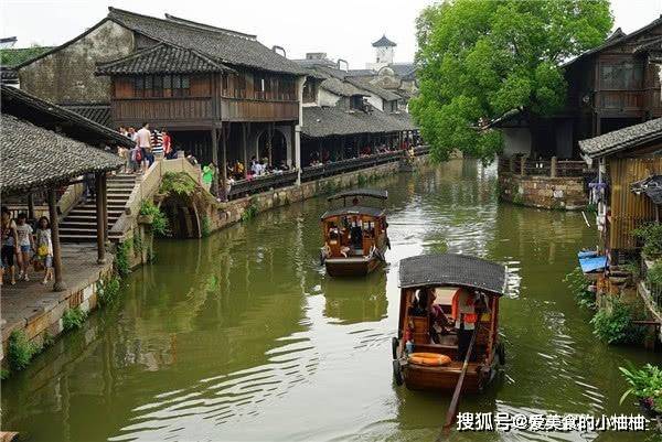 旅游时，看到这2种“人造假水果”，不要犹豫直接离开，坑人用的