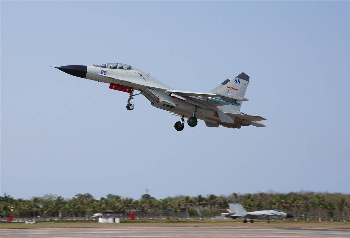 南海上空,海军航空兵某旅昼夜上演自由"空战"!_战机