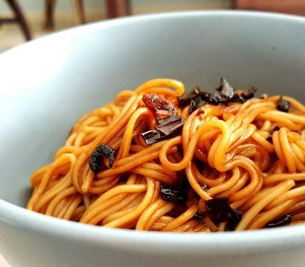 最简单的家庭葱油拌面 063d2c0232d84539960abf1c8fc9143b.jpeg