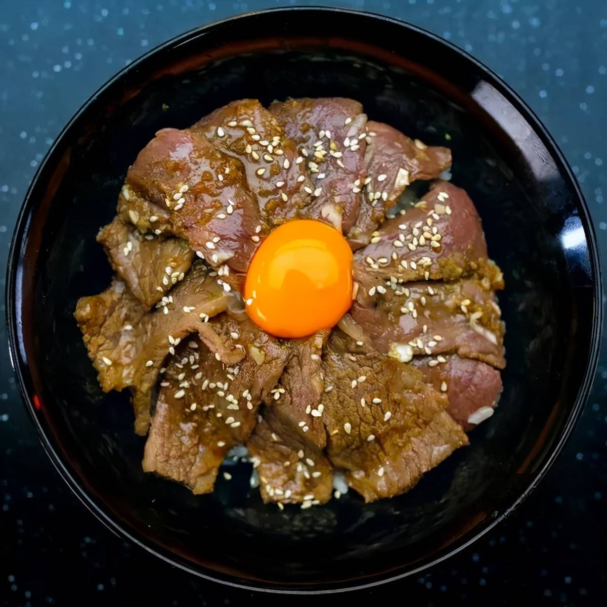 日式料理在家自己做 上班族首选的温泉蛋牛肉盖饭 简单又营养 洋葱