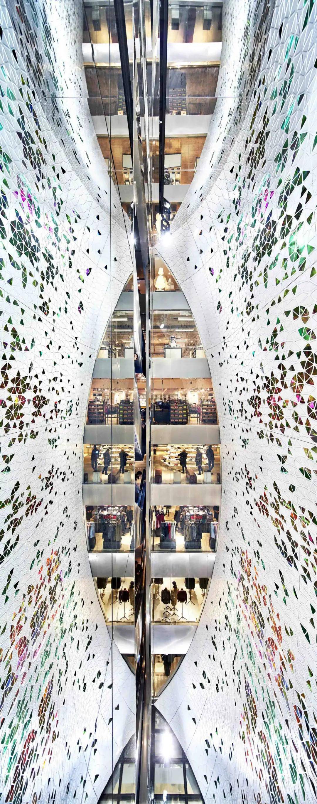 原创printempshaussmann商场中庭艺术装置