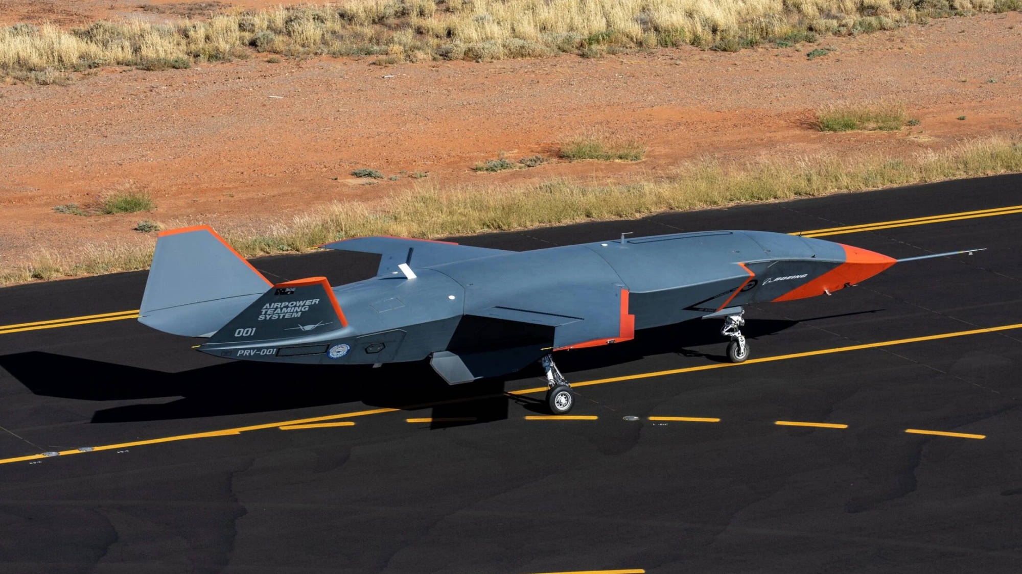 美国波音抢先一步,忠诚僚机首飞成功,小心未来空战不讲武德