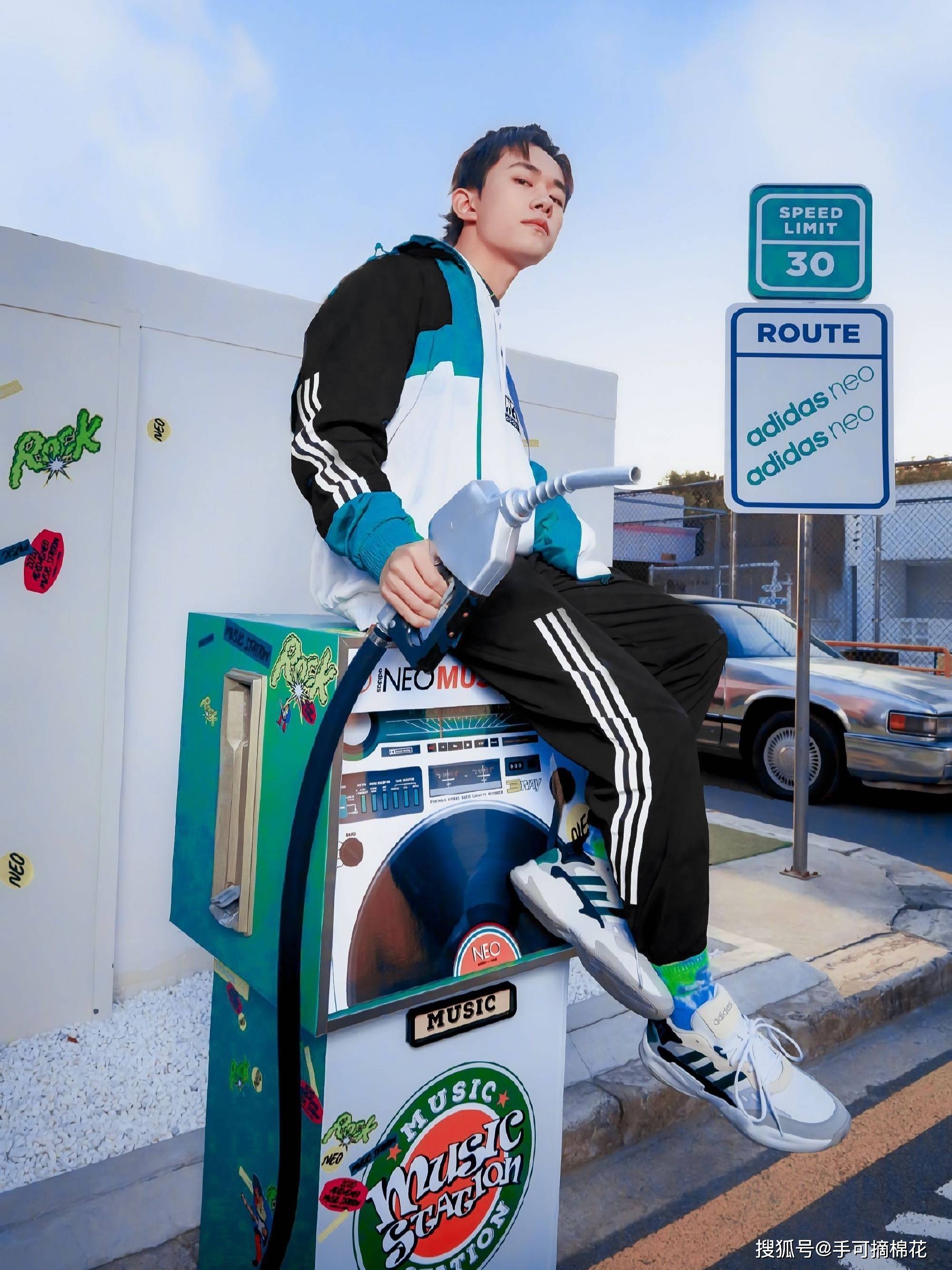 易烊千玺,刚刚告别了韦一航,新电影就定档了!_小北