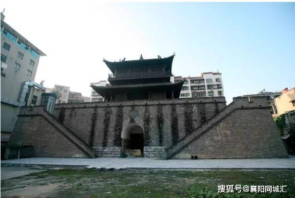 《有故事的路》系列之五：百年“屏襄门”守护老樊城