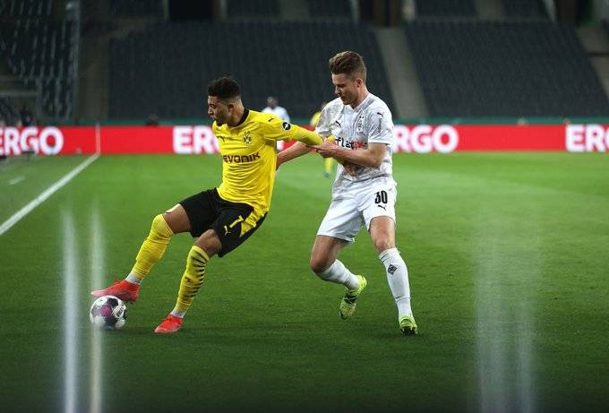 然而本赛季,拜仁却在德国杯爆冷出局,勒沃库森也被低级别球队红白埃森