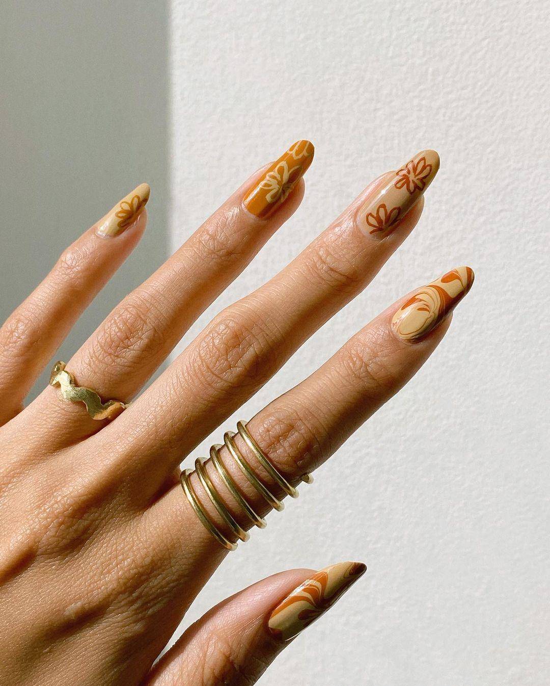 我猜你没见过这么好看的裸色,这些美甲也太特别了_指甲