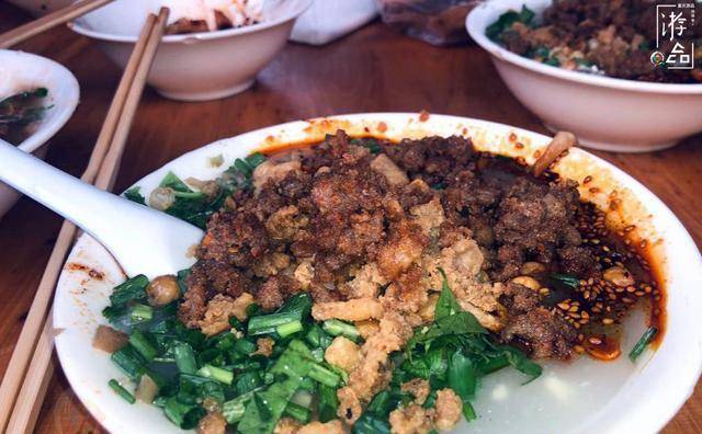 四川乐山旅游攻略：媲美潮汕的美食之都，健胃消食片是必备