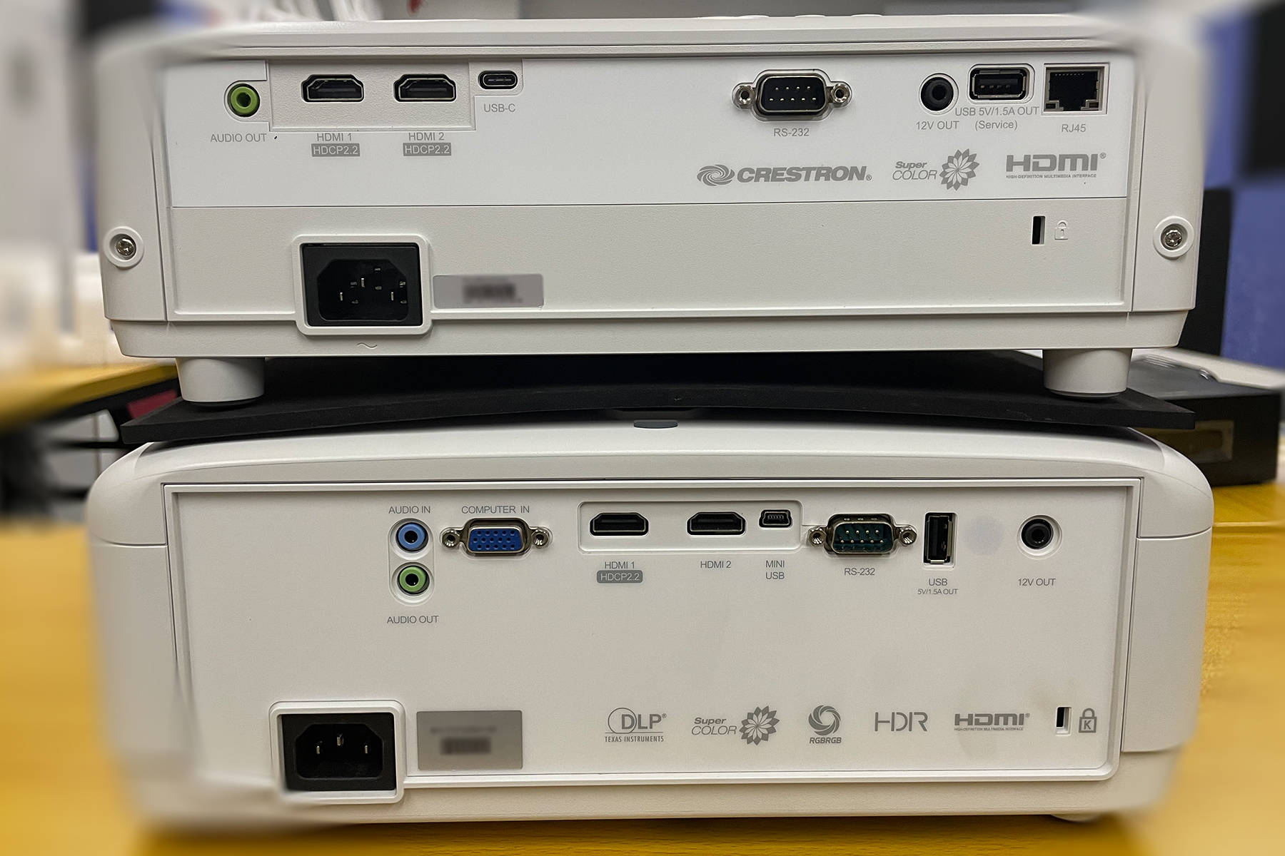 开箱试玩优派高亮新款px748家用投影机