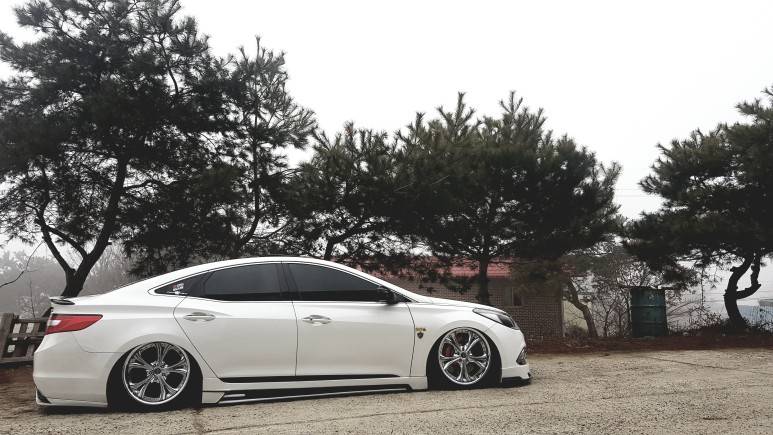 低趴风格 现代雅尊hg改装气动避震悬挂低姿态案例韩国店家分享