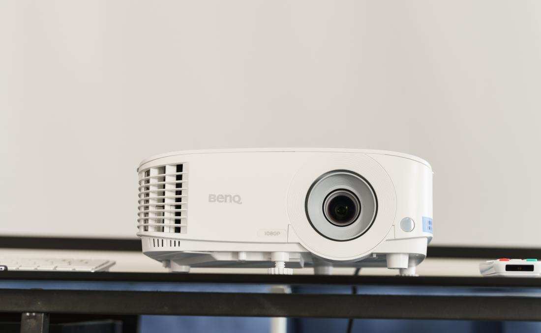 明基e580智能商务投影机超值的会议好帮手