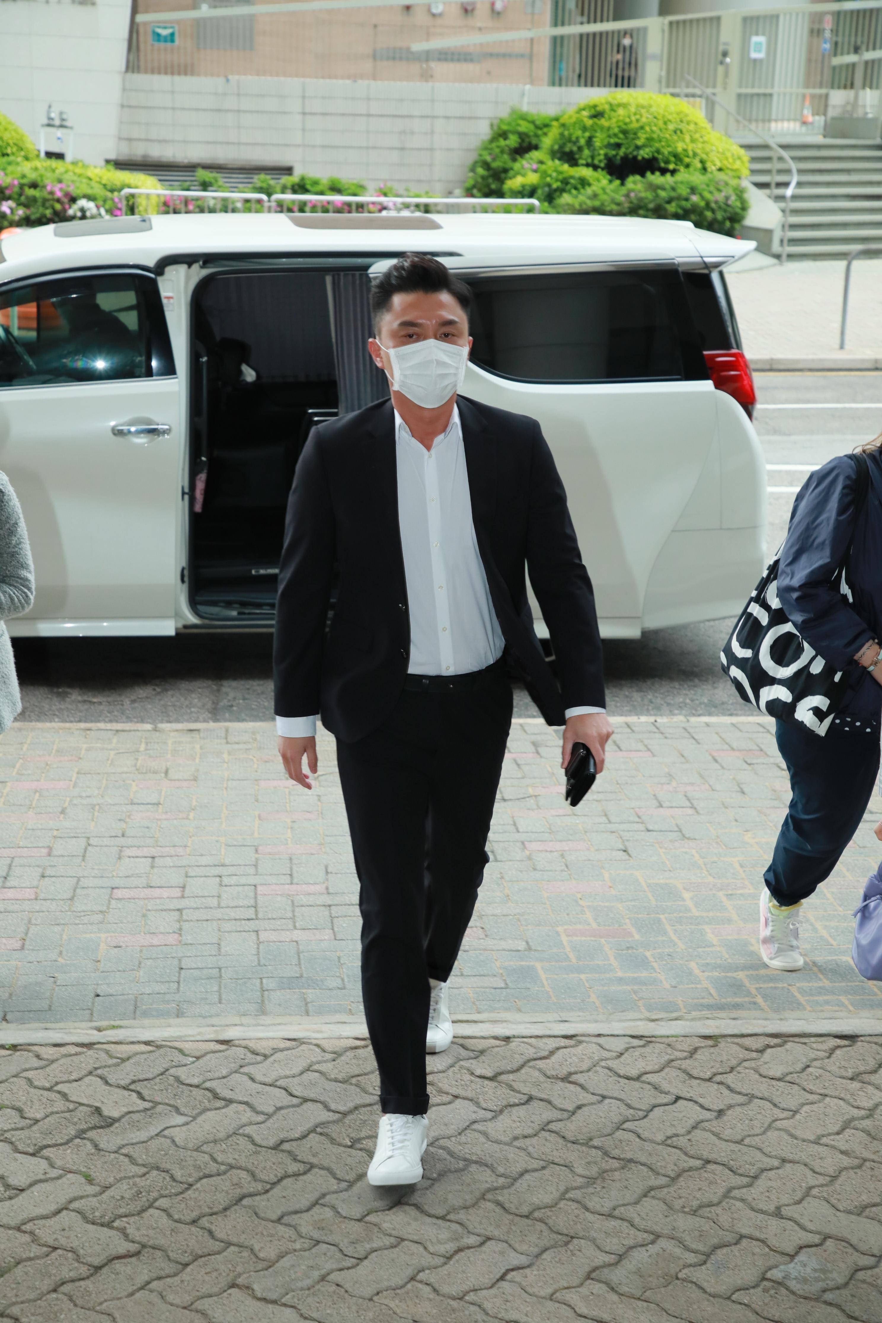 TVB杨明醉驾案结案陈词 女友庄思明陪同到场-搜狐大视野-搜狐新闻