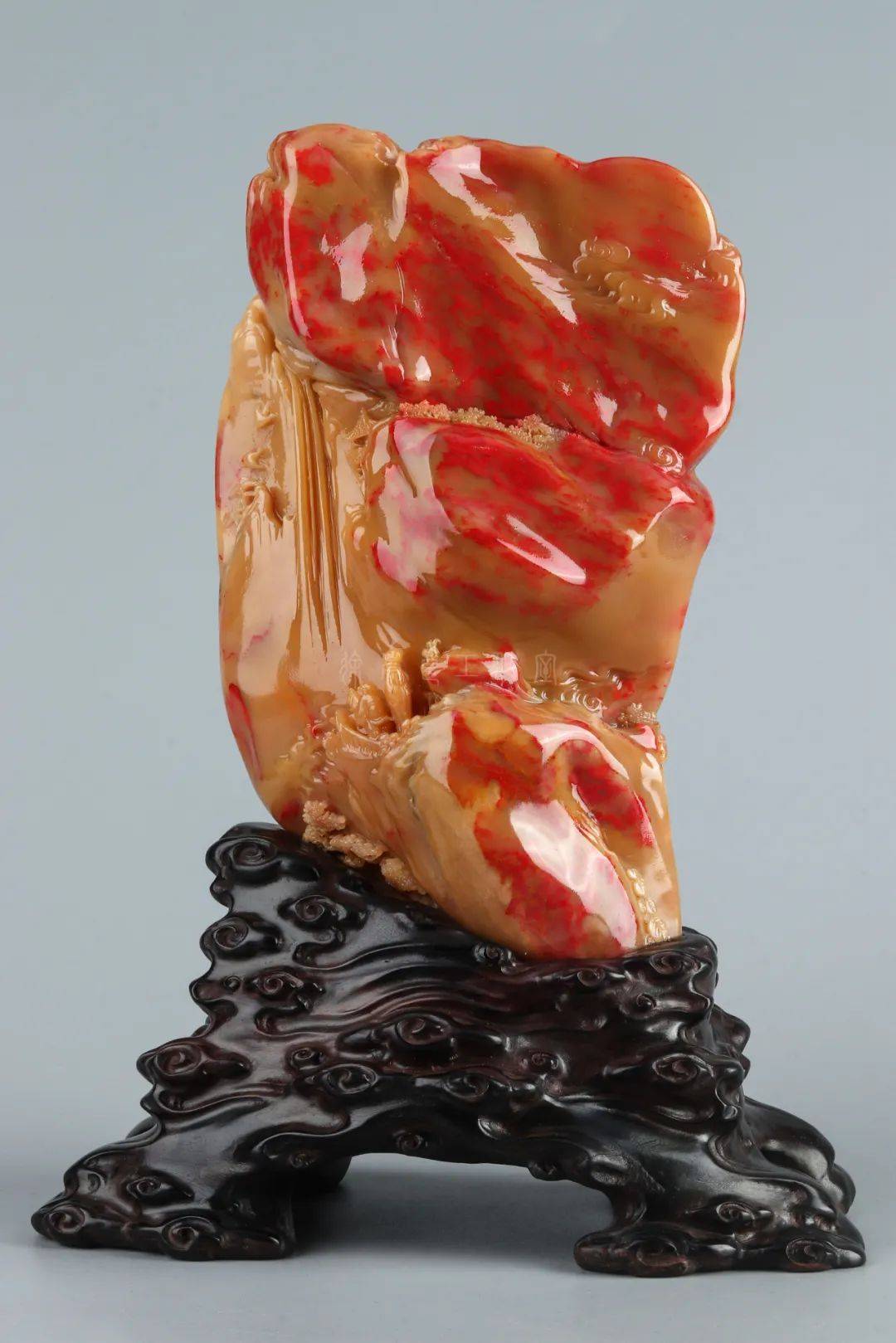 再看巴林鸡血石竟有心感觉