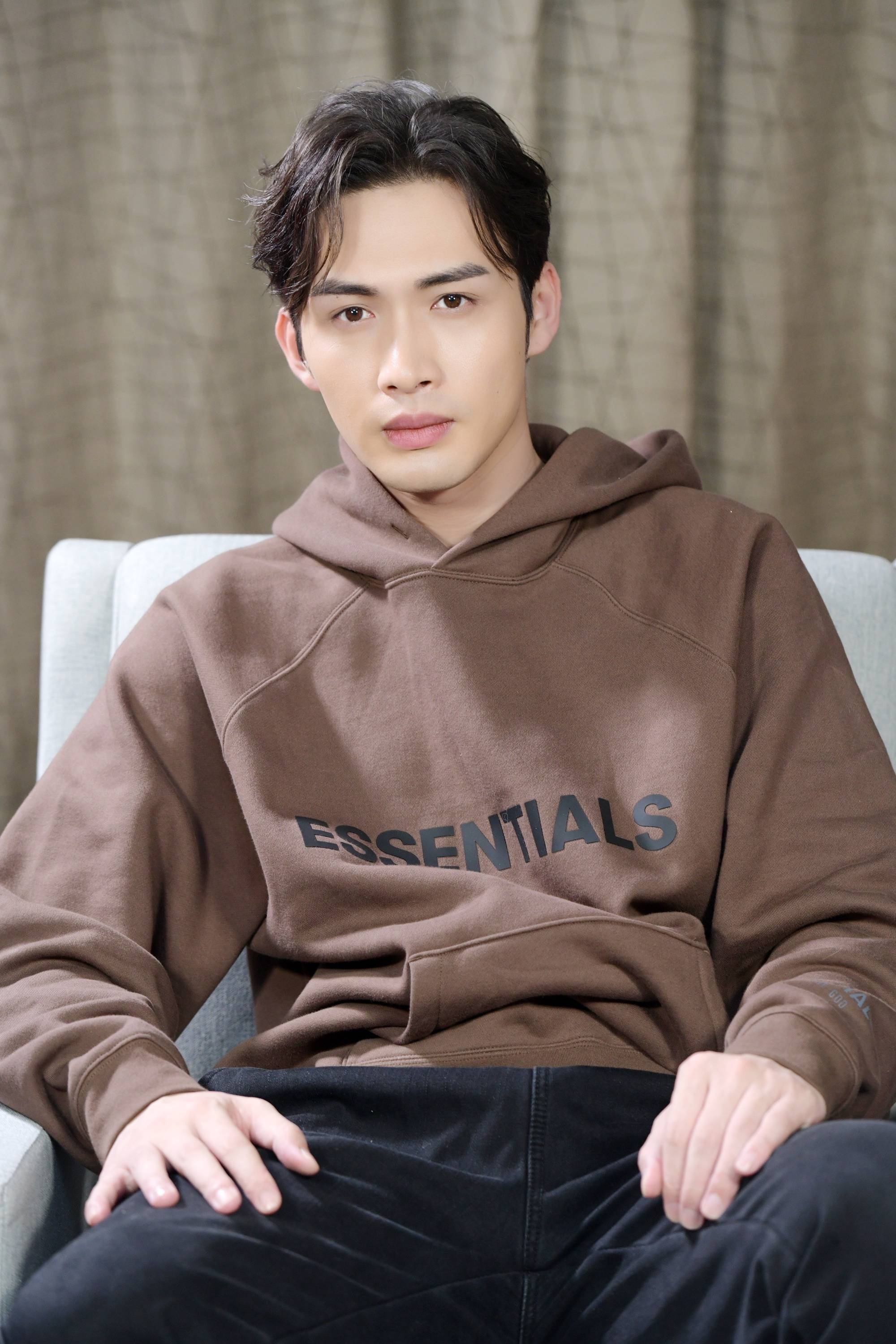 专访张彬彬合作前觉得景甜很女神合作后发现她是可爱小女生