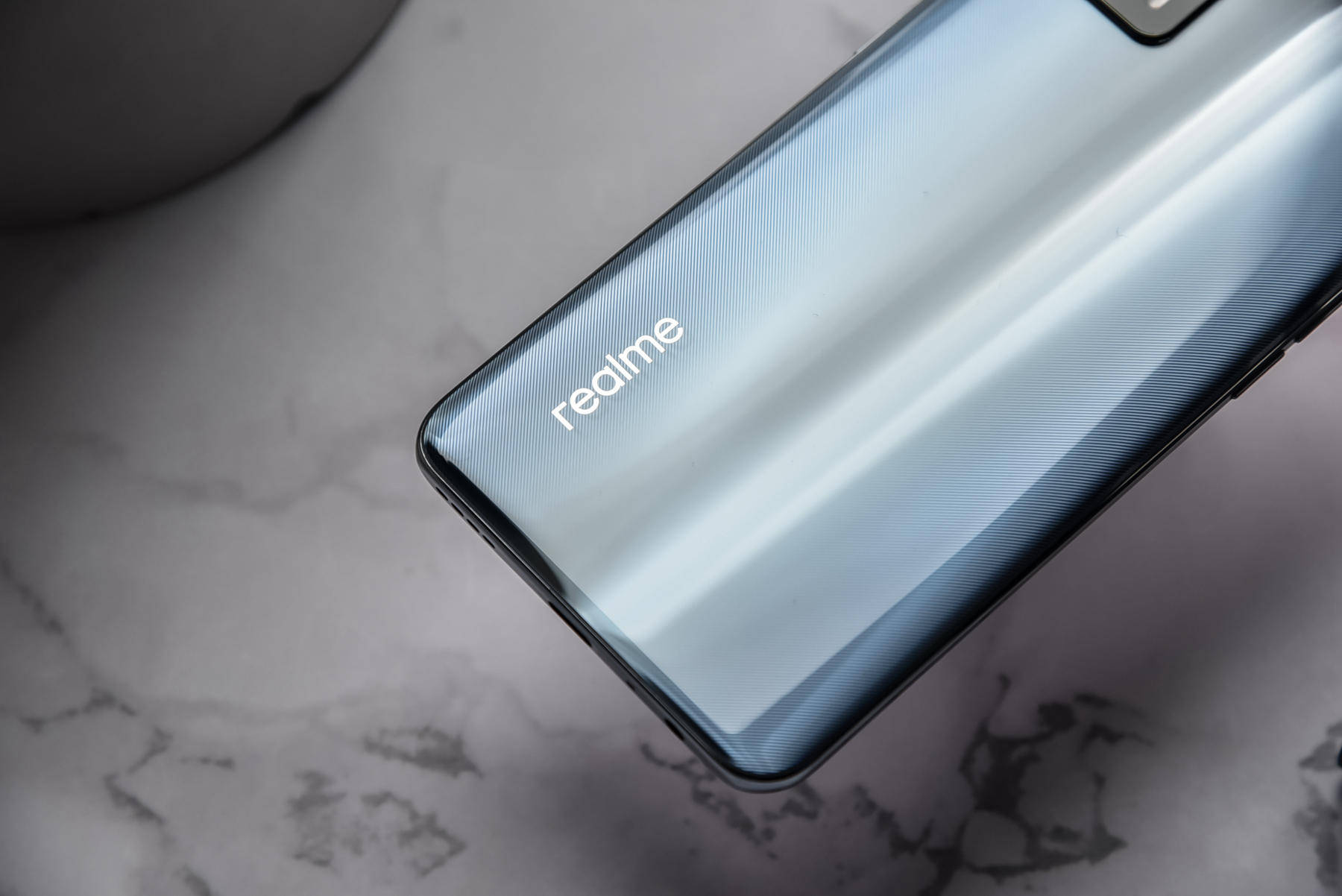 性价比最高的骁龙888来看看不讲武德直接射门破局realmegt如何