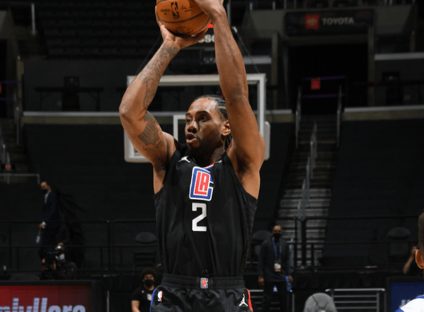 保罗乔治投篮也不佳,他得到17分 7篮板 5助攻 3抢断的数据,伊巴卡16分