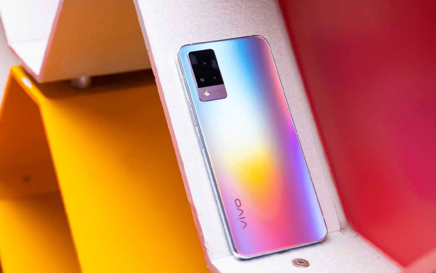 就拿vivo s9搭载的前置摄像头来说,是妥妥的业内巅峰,主摄像素高达