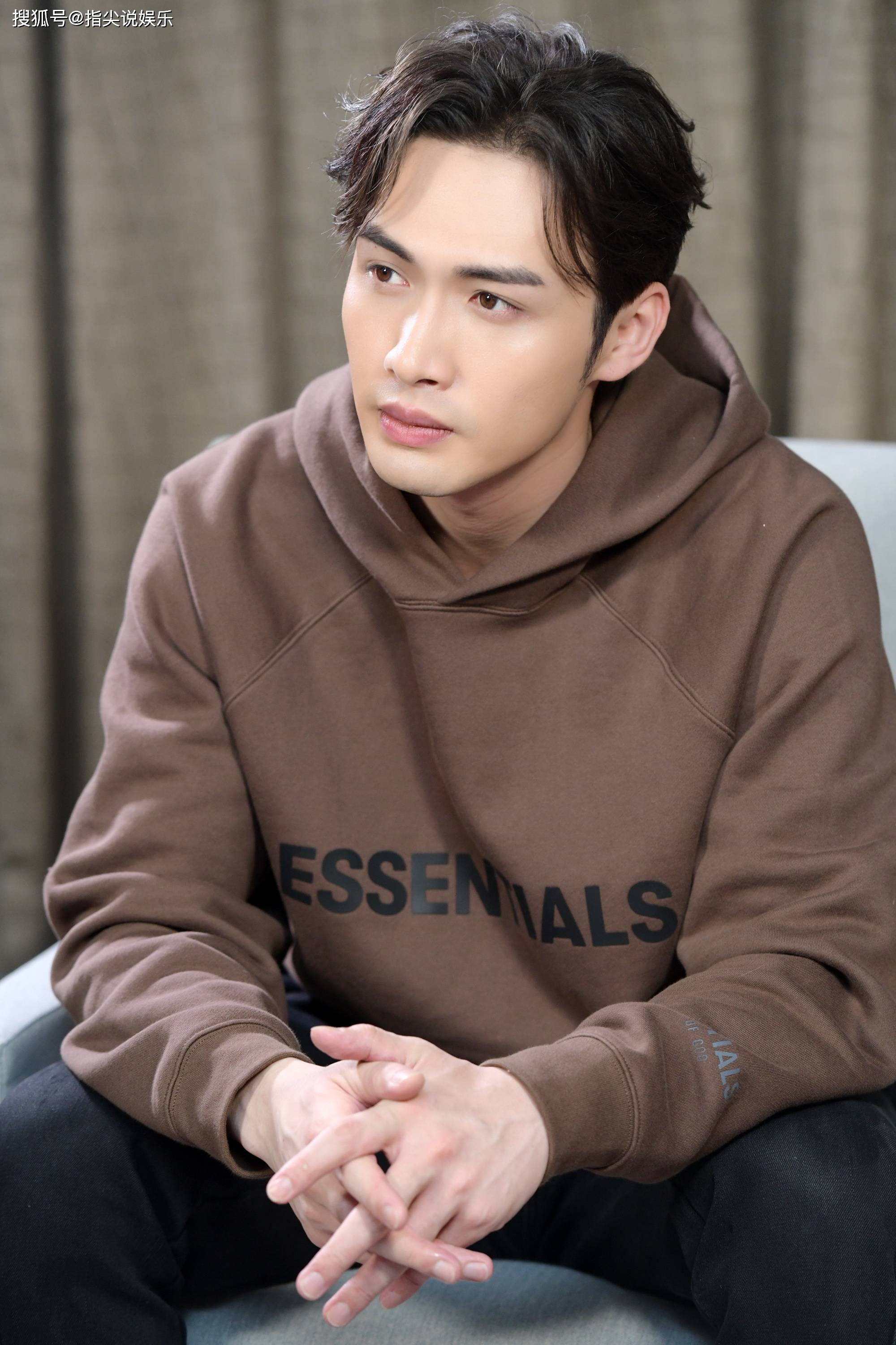 专访张彬彬合作前觉得景甜很女神合作后发现她是可爱小女生