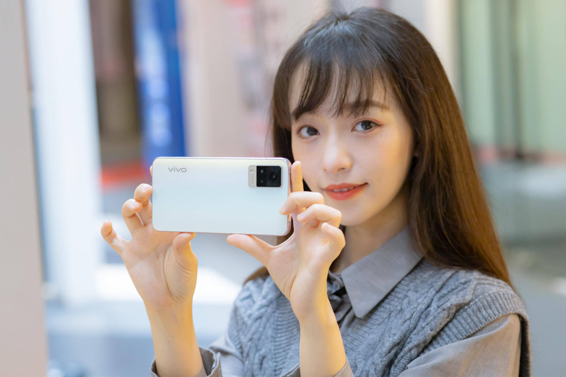 自拍美颜出众!vivo s9模特美图欣赏,外观配色也超绝