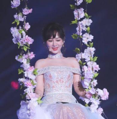 赵丽颖高清全身图片 557d91db50ff4165a2b2b38e26abd47c.jpeg