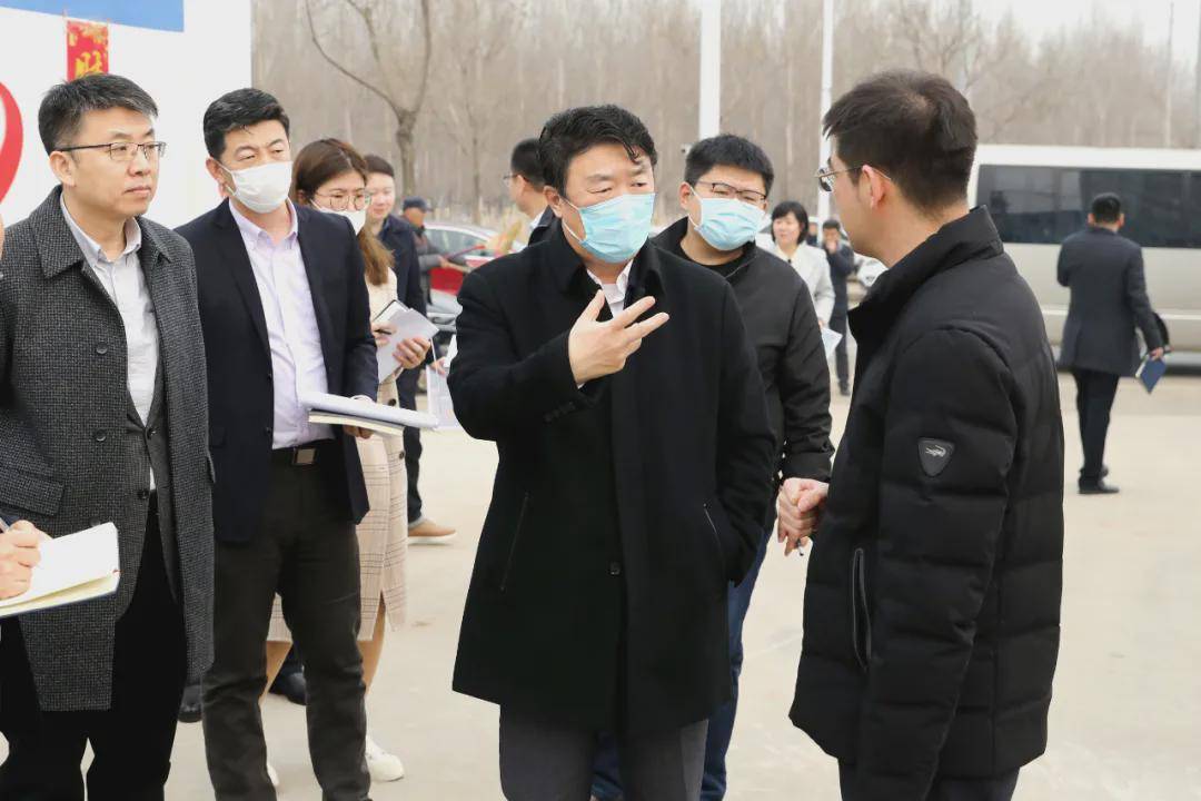 董峰深入部分开工项目和企业走访调研强调抢抓工期加快进度