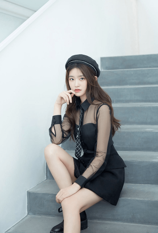 林青霞"女儿"长大了,眉眼英气容貌高级,国民闺女要易主了?_柴蔚