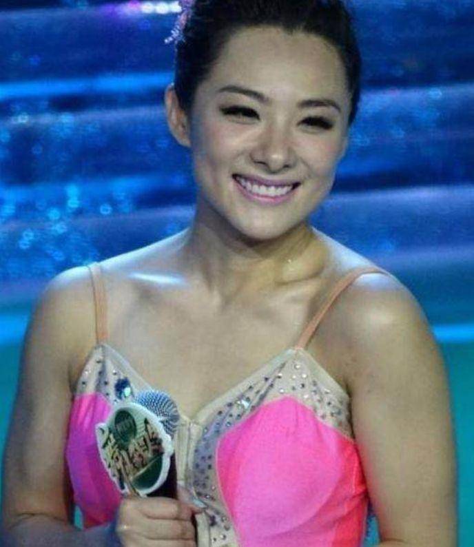 2001年的时候,刘璇从跳水界开始转行进入影视圈,先后出演了《我的美丽