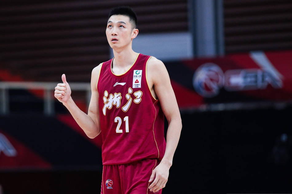 原创4分险胜cba黑马锁定前4刷新队史最佳排名季后赛叫板辽粤