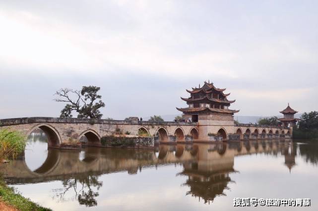 建水双龙桥，由乾隆道光两个年代建造，还和颐和园的十七孔桥齐名