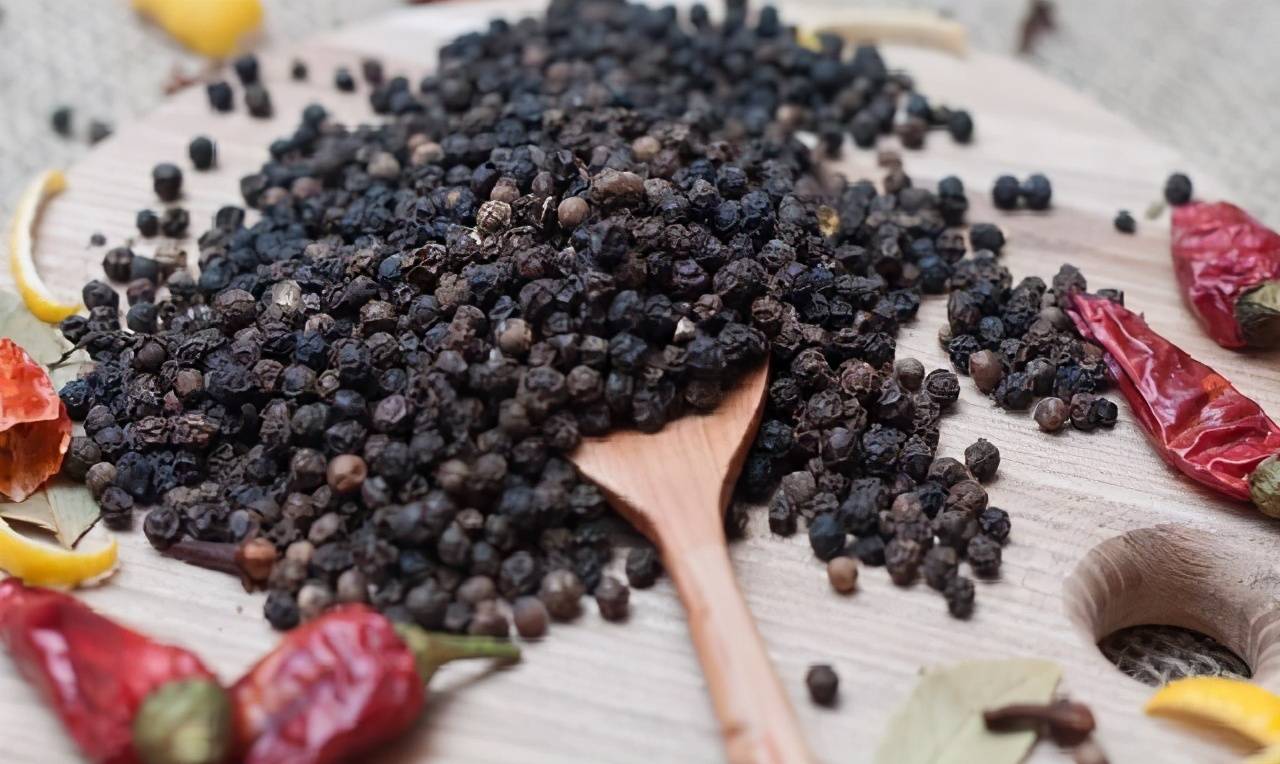 原创黑白胡椒虽有一字之差但作用用途完全不同原来一直用错了