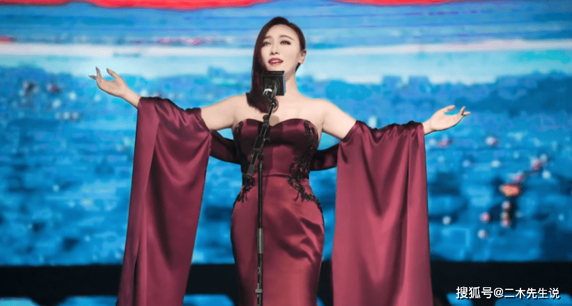 原创沈腾姐姐沈娜,47岁仍宛若少女,还是知名女高音