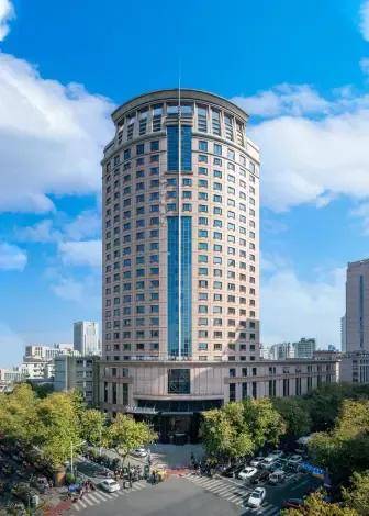 开元曼居·温州龙港店酒店位于浙江省温州市龙港新城启源路以西