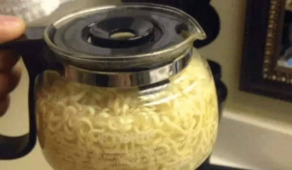 原创
每日一笑:作为一个吃货对食物的追逐,是没有什么可以阻挡的